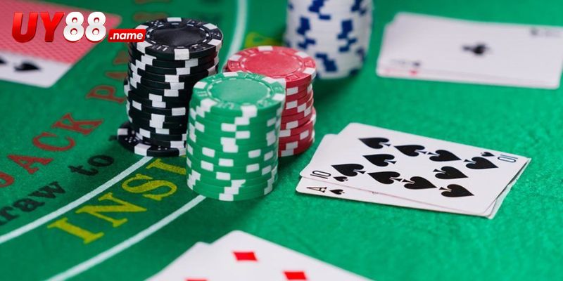 Poker Double Flop bắt đầu bằng một pot và hai board